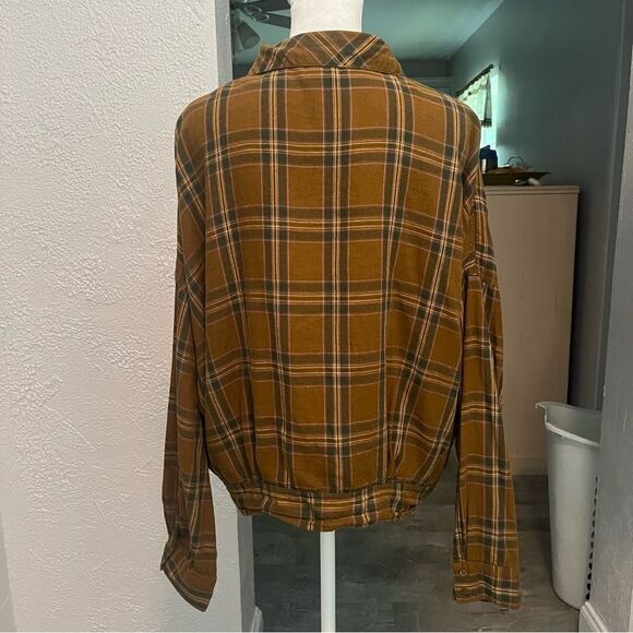 Women’s Long Sleeve Plaid Crop Top Sz XL Aged Bronze​​​ - Picture 11 of 11